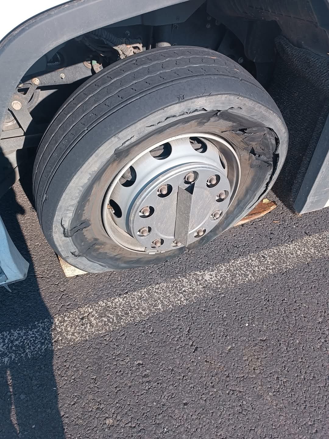 URFA OTO LASTİK YOL YARDIM 7/24/05348848392