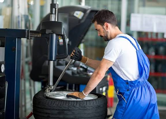 GÜLEL OTO LASTİK YOL YARDIM 7/24 05452568392