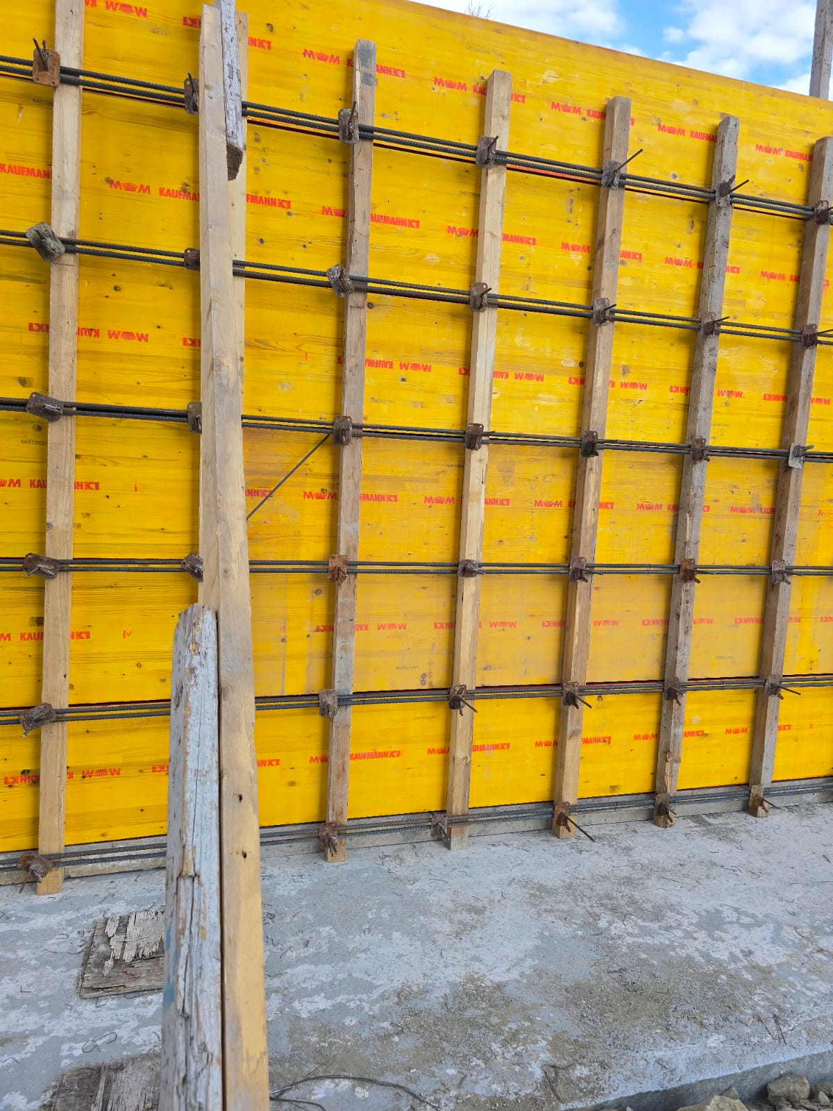 Mustafa Yılmaz Forklift & Kalıpçılık 05338671443 KIBRIS