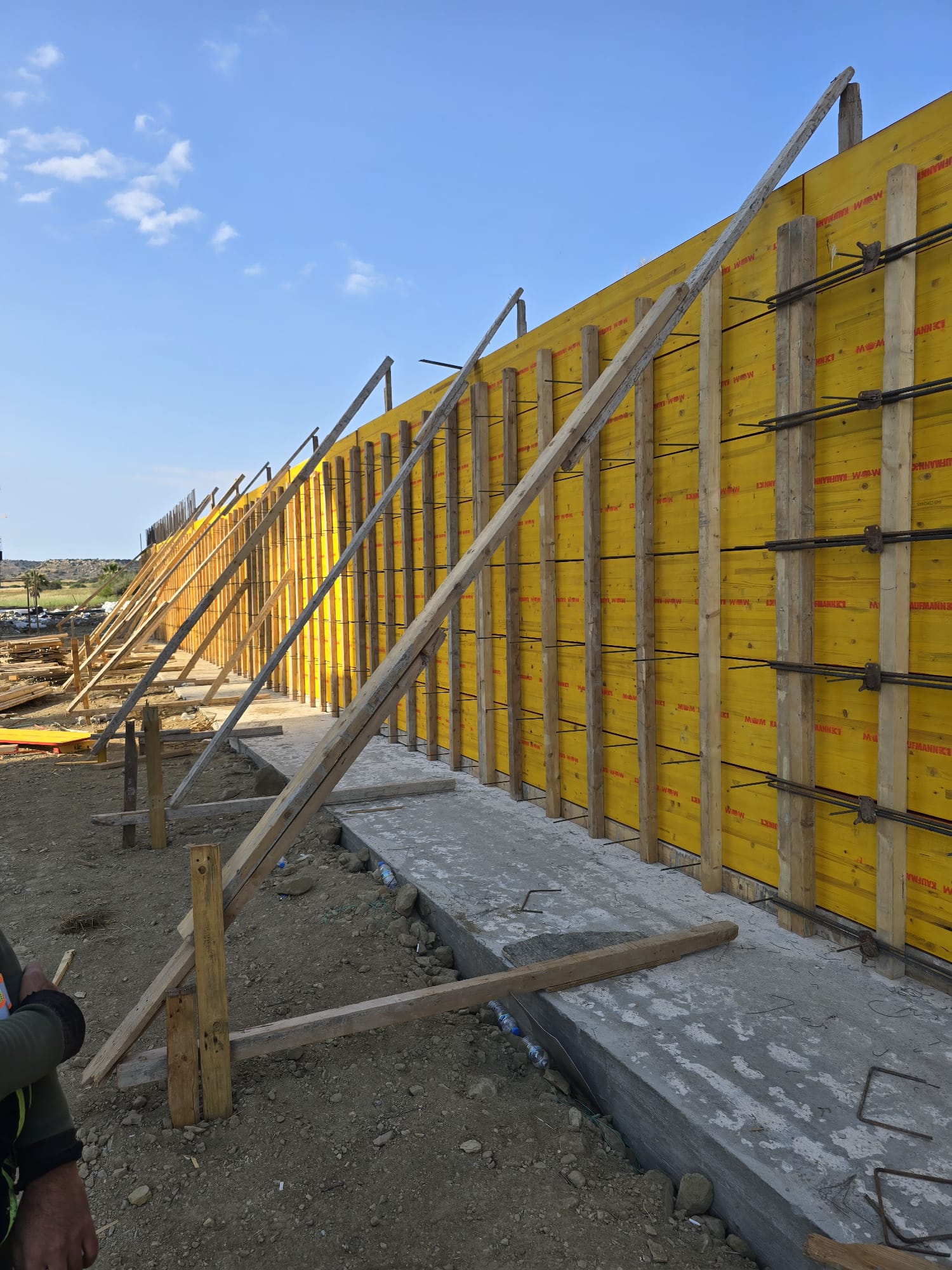 Mustafa Yılmaz Forklift & Kalıpçılık 05338671443 KIBRIS